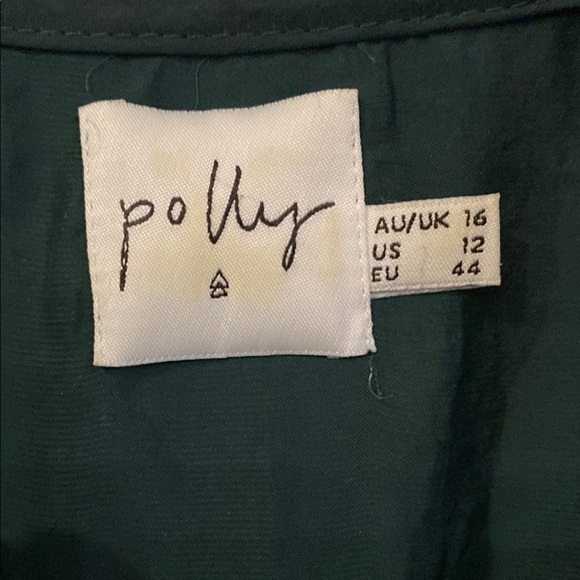 Elegant Green Midi Dress - Picture 2 of 3